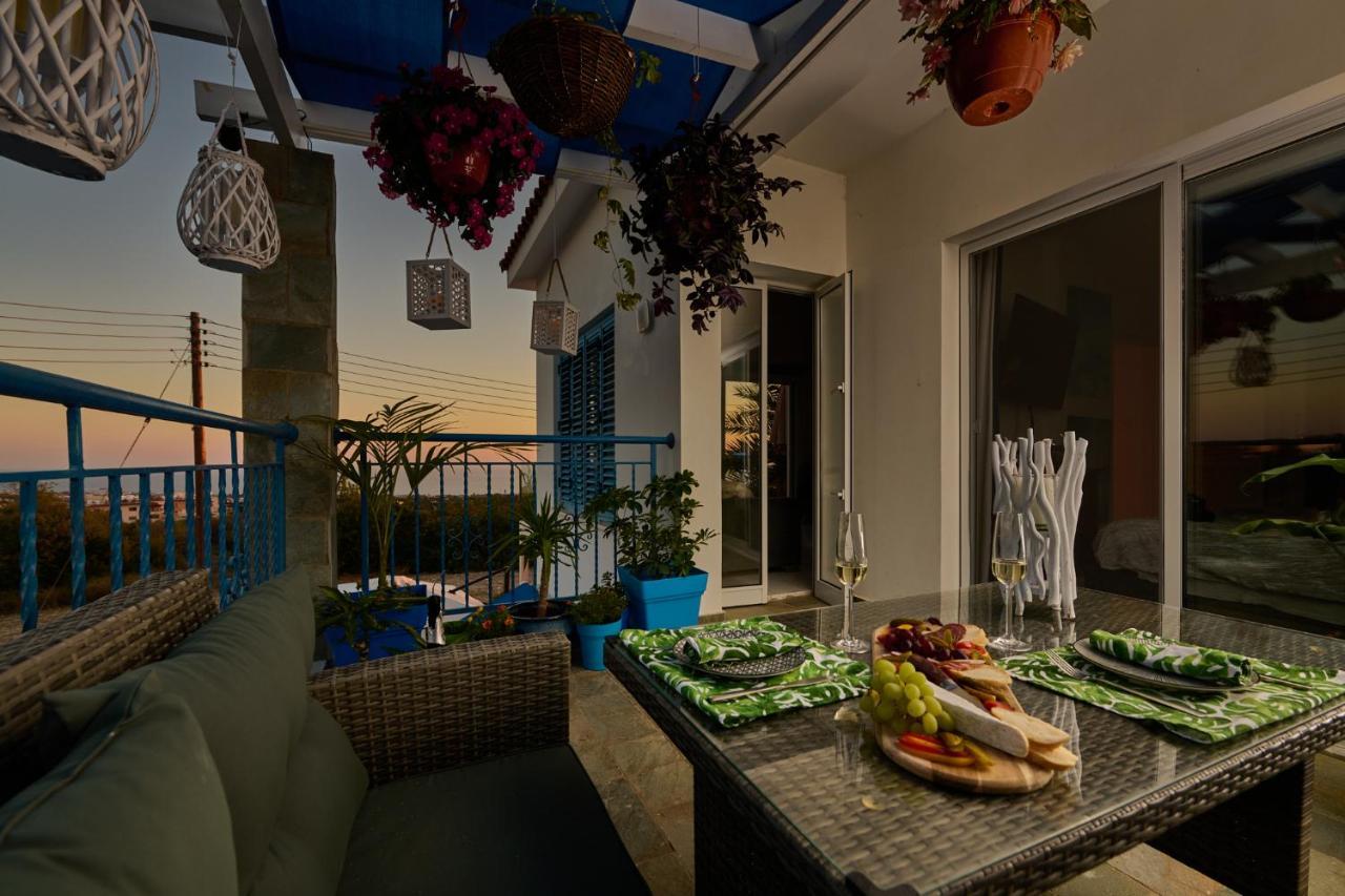Villanelle Bed & Breakfast Welcomes Dog Lovers Only Tala ภายนอก รูปภาพ