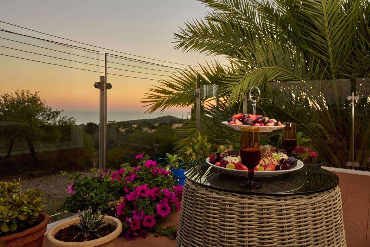 Villanelle Bed & Breakfast Welcomes Dog Lovers Only Tala ภายนอก รูปภาพ
