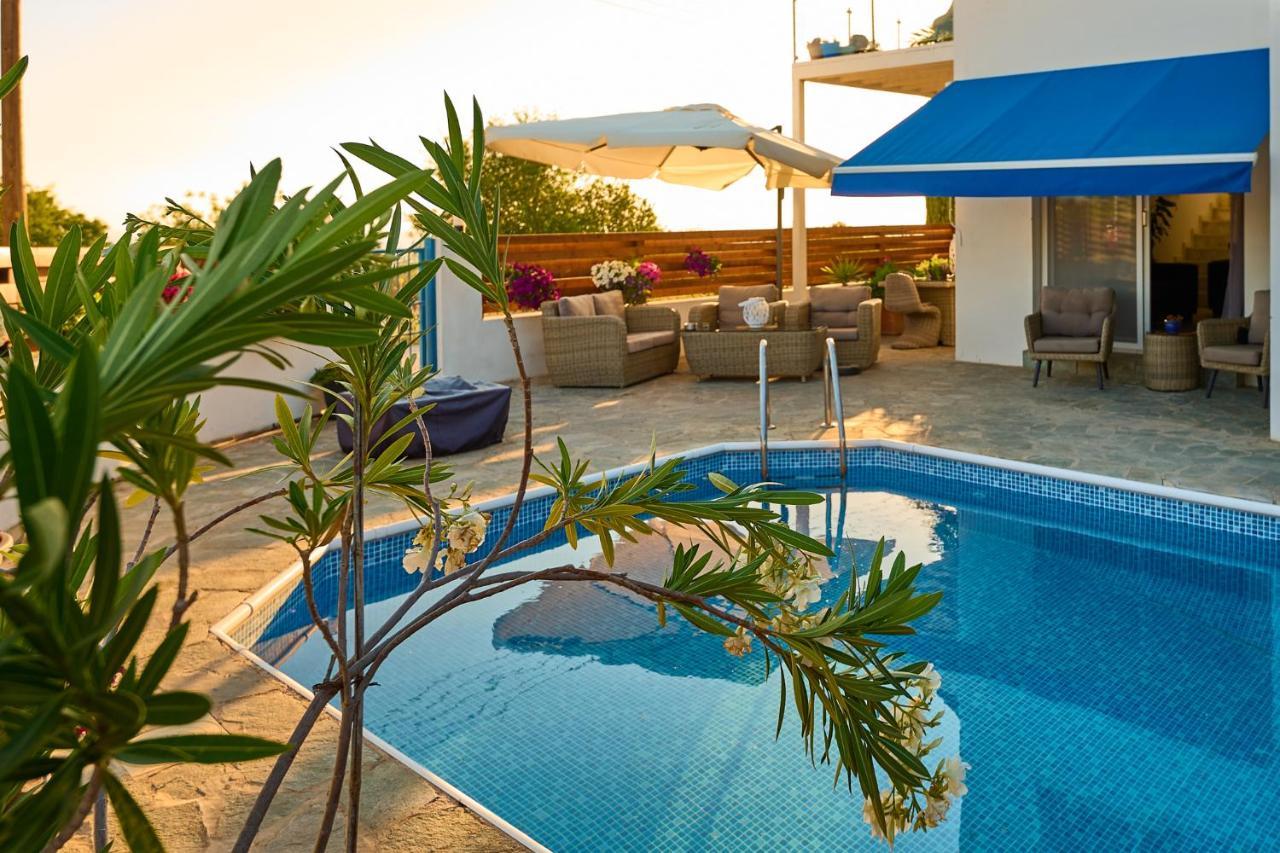 Villanelle Bed & Breakfast Welcomes Dog Lovers Only Tala ภายนอก รูปภาพ